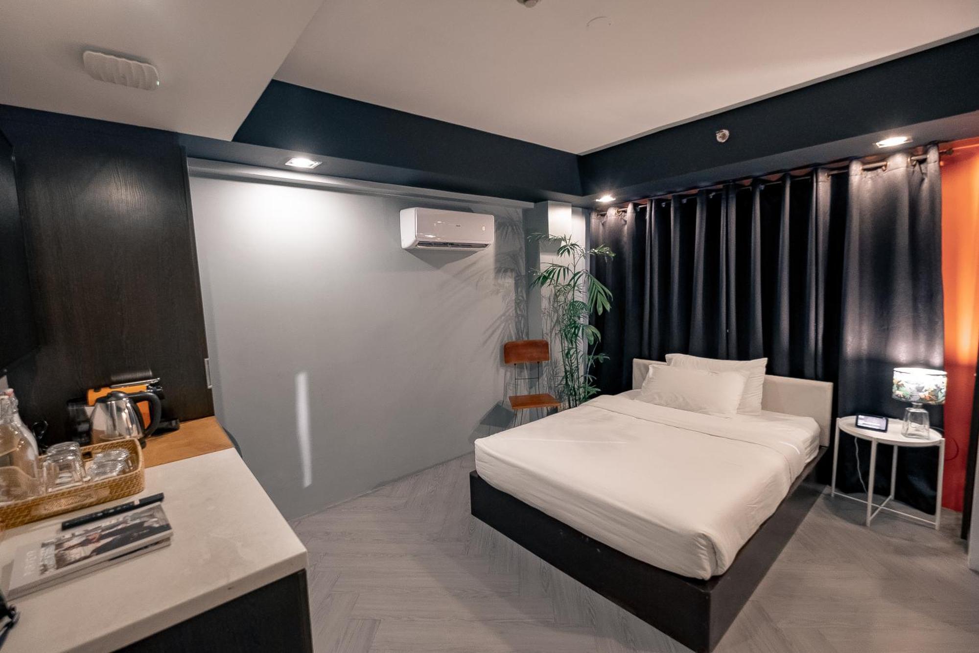 Havitat Boutique Hotel Makati City Exterior photo